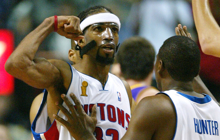 意媒：铃木彩艳可能因为手部骨折缺阵三个月，明年2至3月复出（意媒称铃木彩艳手部骨折或伤停三月，预计明年2至3月复出）