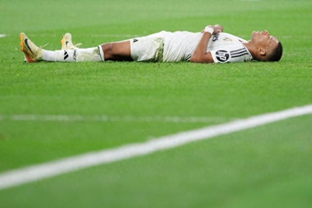 西班牙客战格鲁吉亚：费兰、梅里诺、库巴西首发，KK出战（西班牙客场挑战格鲁吉亚：费兰、梅里诺、库巴西首发，KK出场）