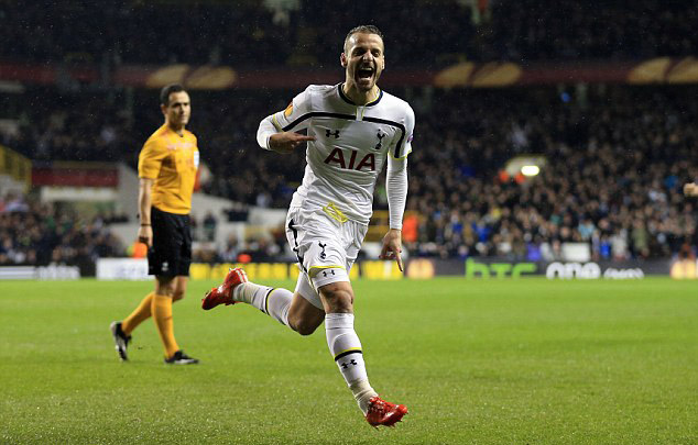 美记：快船没明确提到要裁掉保罗，可能等12月15日后再交易他（美媒：快船未明确要裁保罗 或将等12月15日后再寻交易）