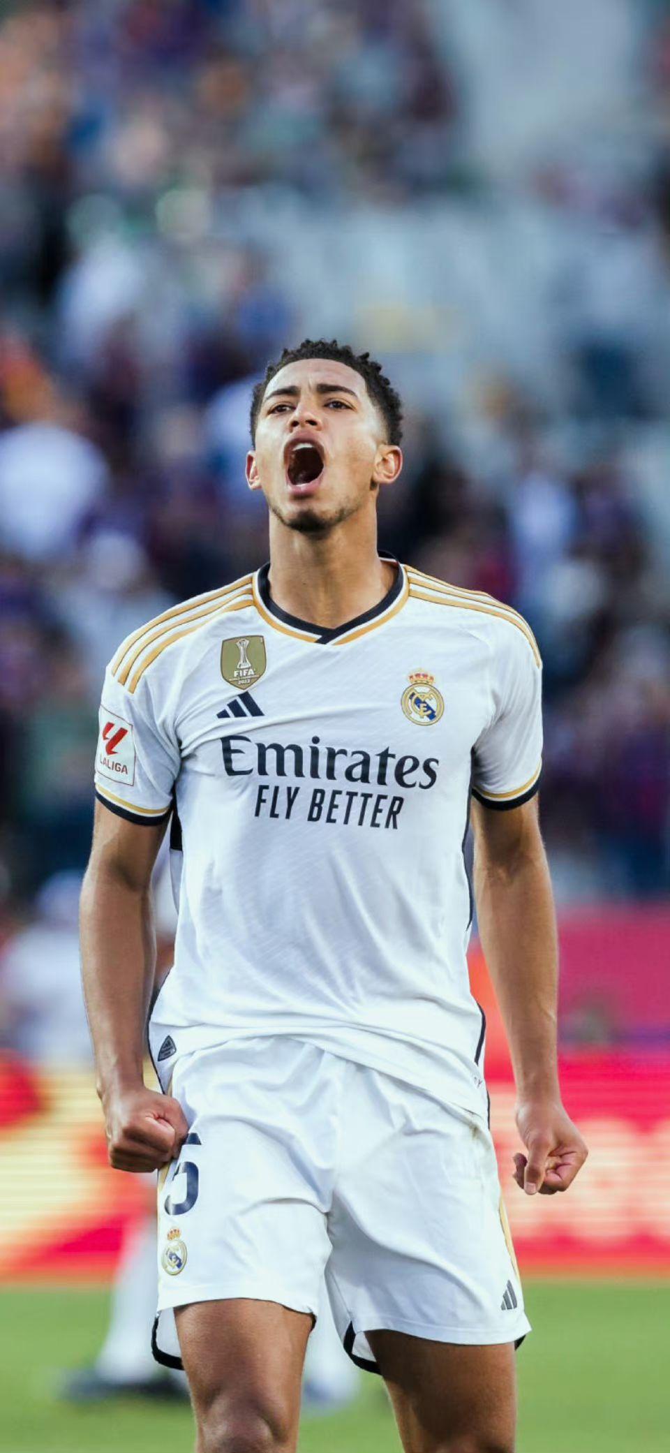 欧联2-1，54岁埃梅里率队2连胜，26岁荷兰悍将梅开二度（欧联2-1！54岁埃梅里率队豪取两连胜，26岁荷兰悍将独中两元）