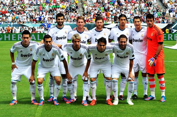 意甲英超两场焦点战，AC米兰和曼联都是大热门？小心冷门！（意甲与英超两大焦点对决：AC米兰、曼联虽热，冷门别忽视）