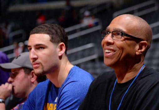 篮球火箭球队训练营气氛积极（火箭队训练营氛围高涨）