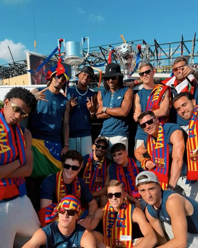 爱德华兹半场表现抢眼，得分能力引关注（爱德华兹半场大放异彩，得分能力备受瞩目）