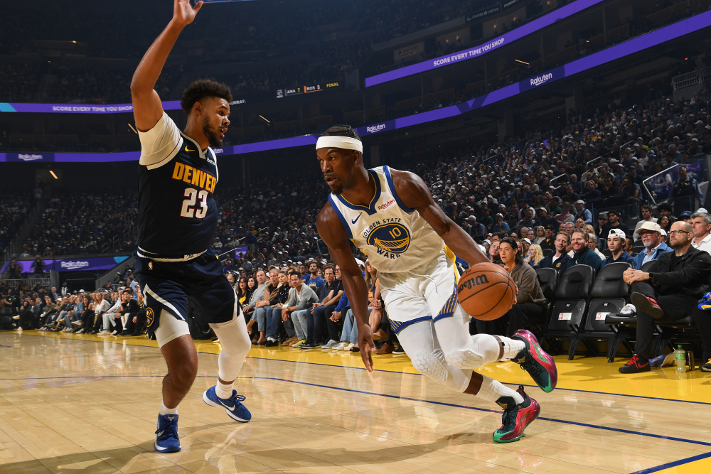 半场战报：斯图加特0-0霍芬海姆（半场战况：斯图加特与霍芬海姆0-0暂时僵持）