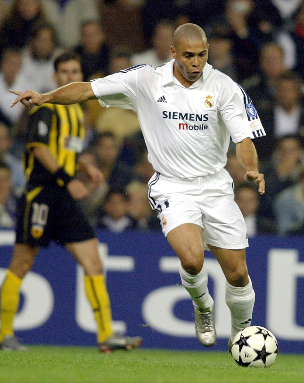 马德里在NFL引发的流亡和风暴后重返家园（历经NFL风波与流亡 马德里终返故里）