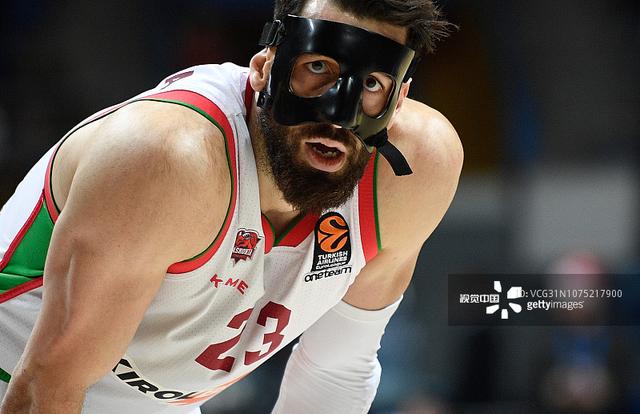 中超：上海海港3-2击败长春亚泰（中超战报：上海海港3比2力克长春亚泰）