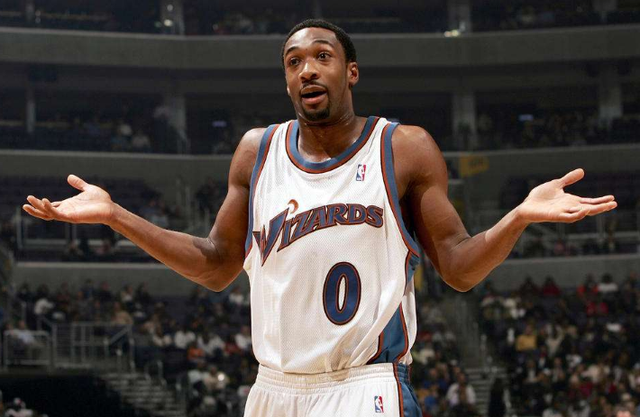 助攻双响，阿尔瓦雷斯本赛季8场比赛已直接参与9球（连送两助攻！阿尔瓦雷斯本季8战已造9球）