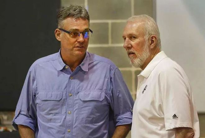 帕金斯：雷迪克公开抨击球员可爱又好笑，他总归咎于别人（帕金斯：雷迪克动辄公开喷球员，既可爱又好笑，总把责任推给别人）