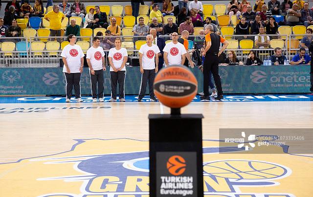 状态火热！布伦森首节8中5得到16分5助攻（火力全开！布伦森首节8投5中砍下16分5助攻）