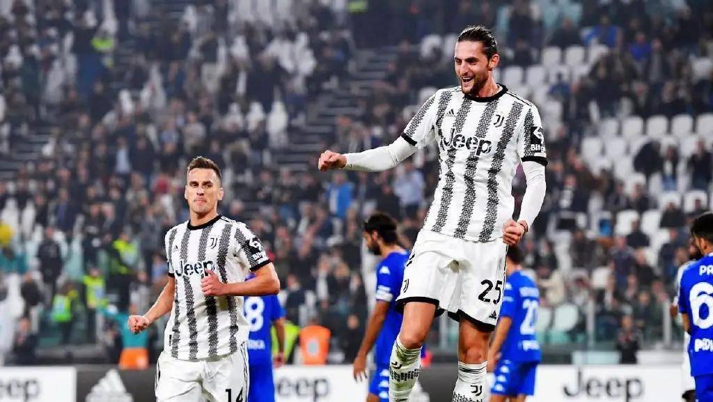 记者：拜仁17岁小将卡尔曾接受皇马试训，但最终未能签约（记者：拜仁17岁新星卡尔曾在皇马试训，终未签约）