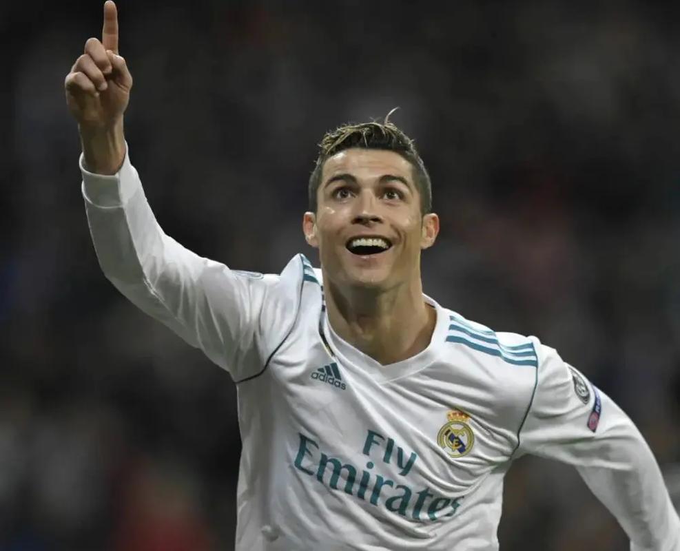 北京潜力赛首发平均年龄30.8岁，方硕年龄最大为35岁（北京潜力赛首发平均年龄30.8岁，35岁的方硕为队内最年长）