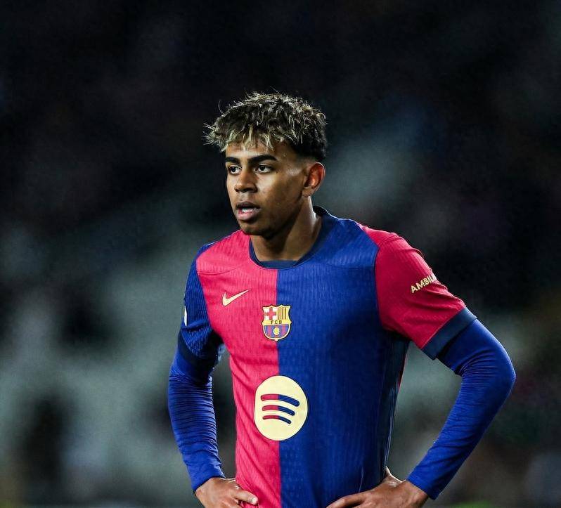 记者：国米不可能在冬窗签阿德耶米，他们满意现有的4名前锋（记者称：国际米兰冬窗不会引进阿德耶米，已对队内四名前锋配置感到满意）