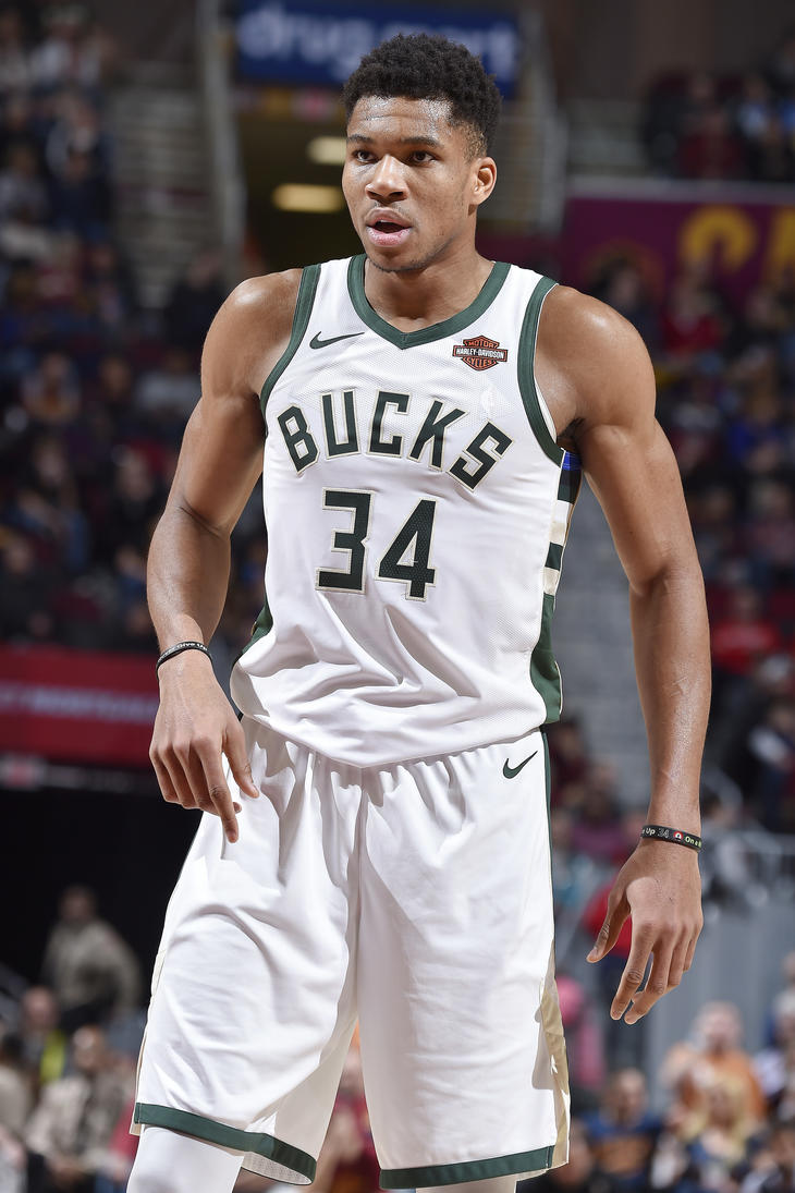 感受下塞尔维亚的篮球氛围！这阵势比足球场都炸裂！（走进塞尔维亚篮球现场：氛围炸裂，热度超越足球！）