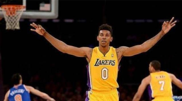 阿莱格里：普利希奇能上但福法纳不行；好奇亚沙里的运动能力（阿莱格里：普利希奇可出场，福法纳无缘；好奇亚沙里的运动能力）