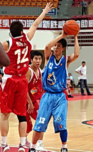 3-0！莎头击败日本队晋级决赛，王楚钦频频爆冲，张本美和出洋相（3-0！“莎头”横扫日本队闯进决赛，王楚钦火力全开频频爆冲，张本美和频现失误）