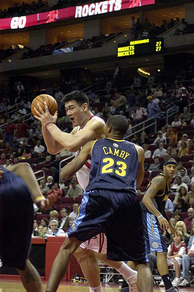 帅白龙罗超连KO四将，勇夺全国自由搏击75公斤级冠军！（帅白龙罗超连KO四将，问鼎全国自由搏击75公斤级冠军）