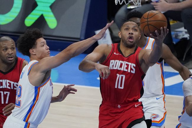 德容：这场胜利是我们应得的，很高兴以榜首位置结束今年（德容：胜利实至名归，欣喜以榜首收官今年）