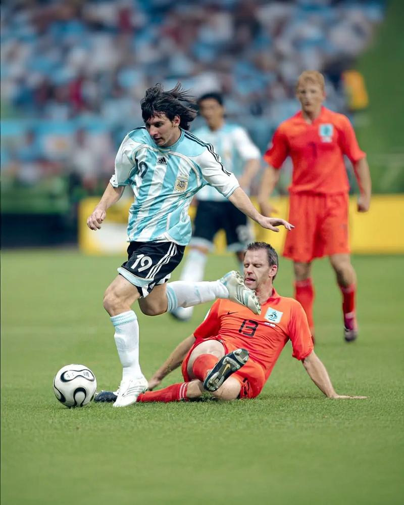 圣保罗官方：奥斯卡被确诊为迷走神经性晕厥，目前情况稳定（圣保罗官宣：奥斯卡确诊迷走神经性晕厥，状态稳定）