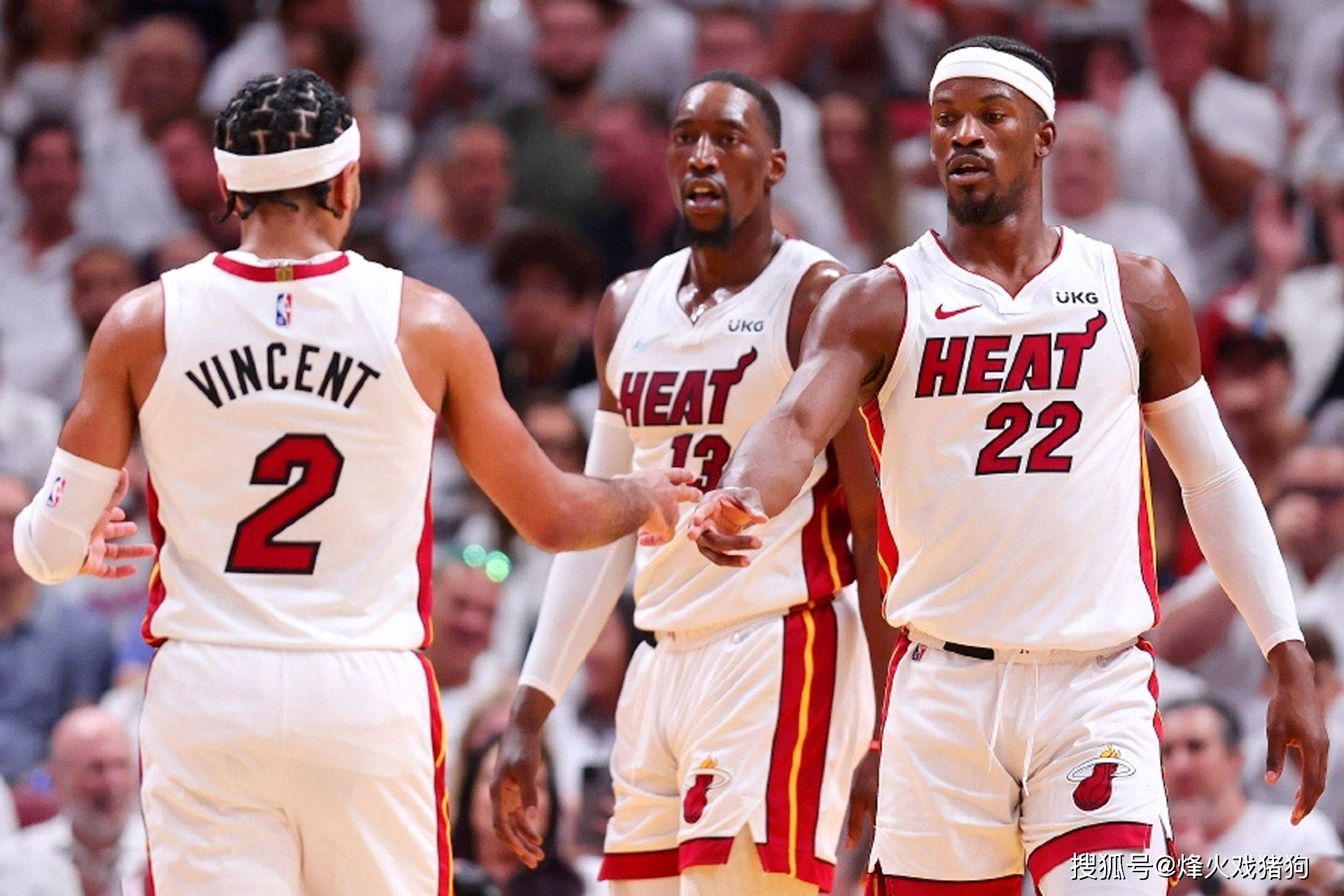 布伦森34分唐斯两双，米切尔34+7+6+4难救主，尼克斯17分逆转骑士（布伦森砍34分唐斯轰两双，米切尔34+7+6+4无力回天，尼克斯17分大逆转擒骑士）