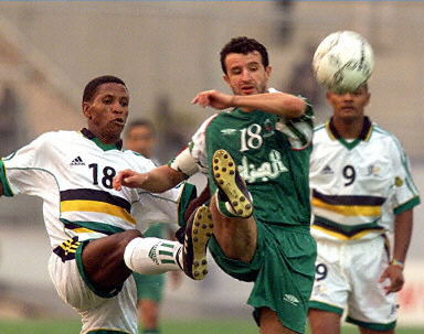 亚精英赛半场：乔瓦尼、马特乌萨奥造险，萨德0-0迪拜国民（亚精英赛半场：萨德与迪拜国民互交白卷，乔瓦尼、马特乌萨奥屡造险情）